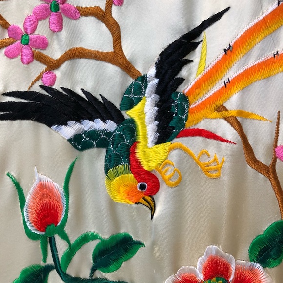 Vintage Buttercup Satin Embroidered Robe - Picture 2 of 6